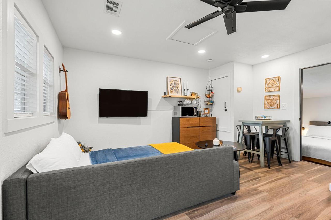 New! The Yellow Door- Downtown Wimberley W/ River Access Εξωτερικό φωτογραφία