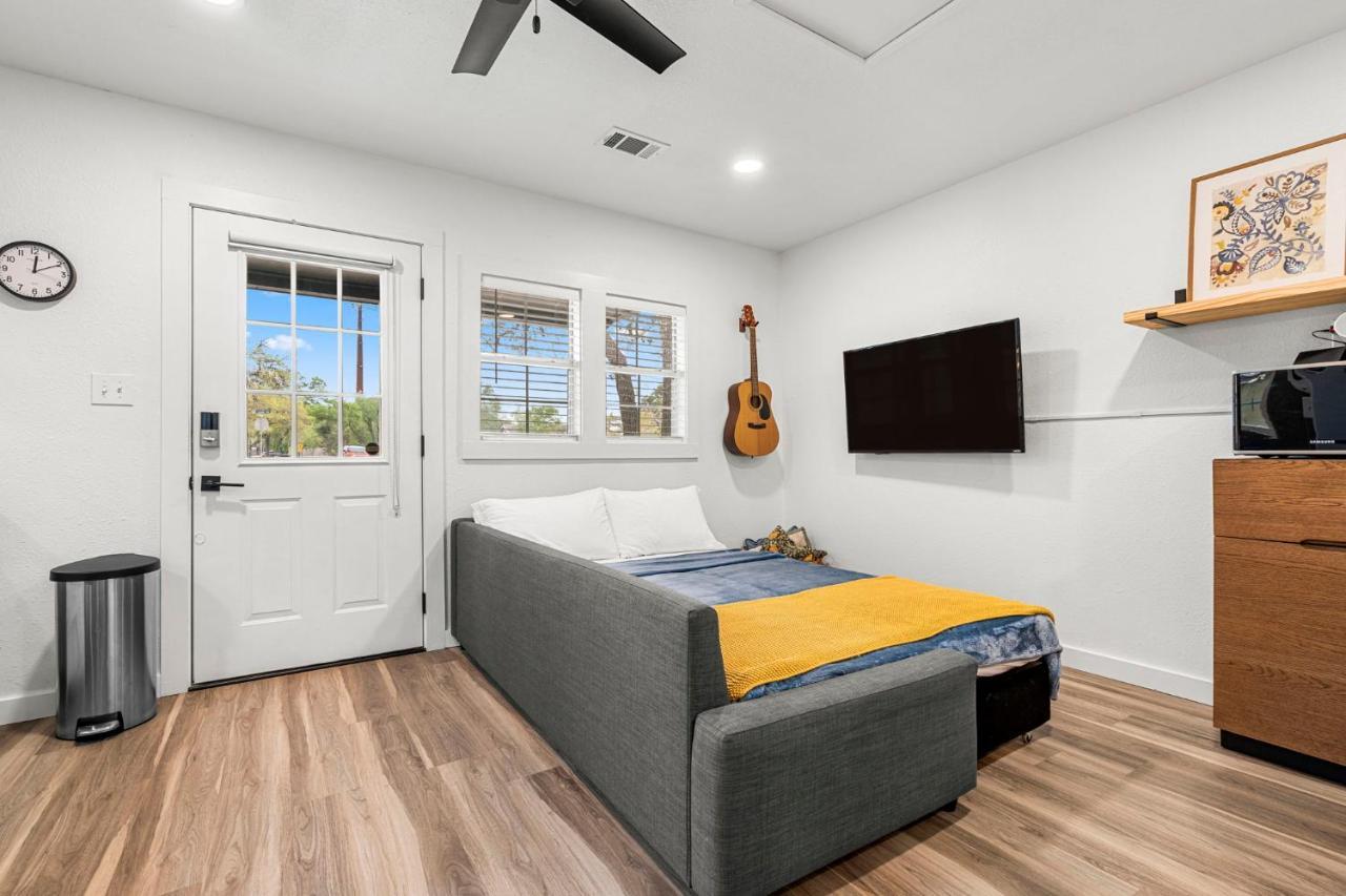 New! The Yellow Door- Downtown Wimberley W/ River Access Εξωτερικό φωτογραφία