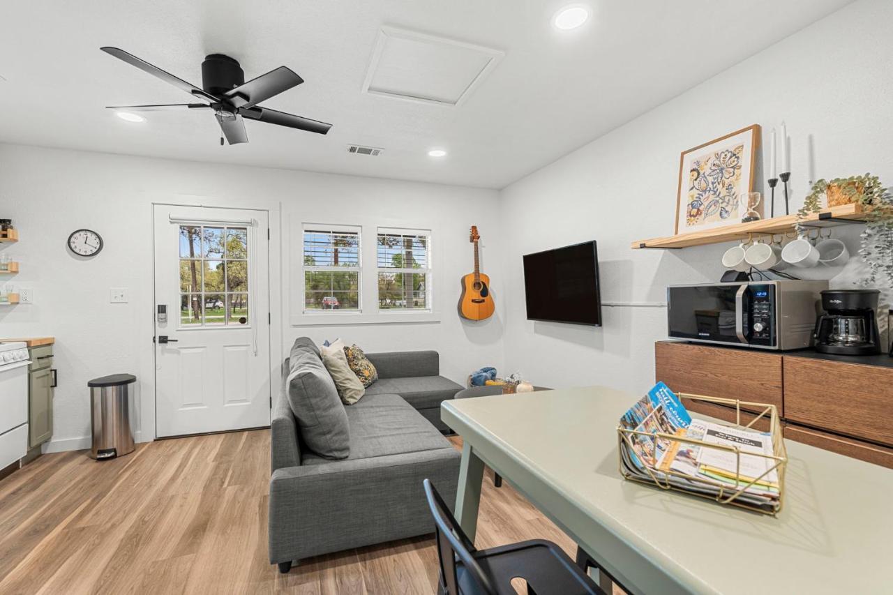 New! The Yellow Door- Downtown Wimberley W/ River Access Εξωτερικό φωτογραφία